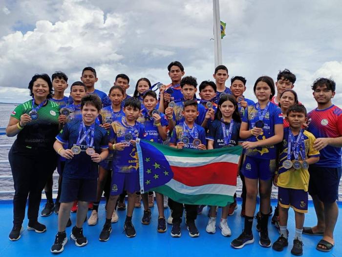 Parintins se destaca no Circuito Amazonense Escolar de Badminton em Manaus Parintins se destaca no Circuito Amazonense Escolar de Badminton em Manaus
