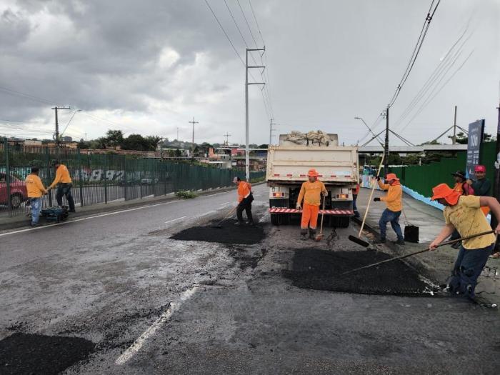 Avenidas da zona Norte recebem novo asfaltamento da Prefeitura de Manaus Avenidas da zona Norte recebem novo asfaltamento da Prefeitura de Manaus