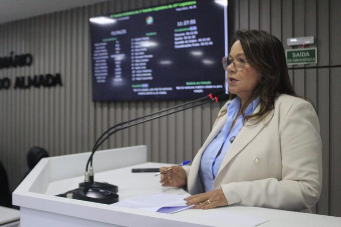 Márcia Baranda apresenta proposta de enfrentamento à pedofilia virtual nas escolas de Parintins Márcia Baranda apresenta proposta de enfrentamento à pedofilia virtual nas escolas de Parintins