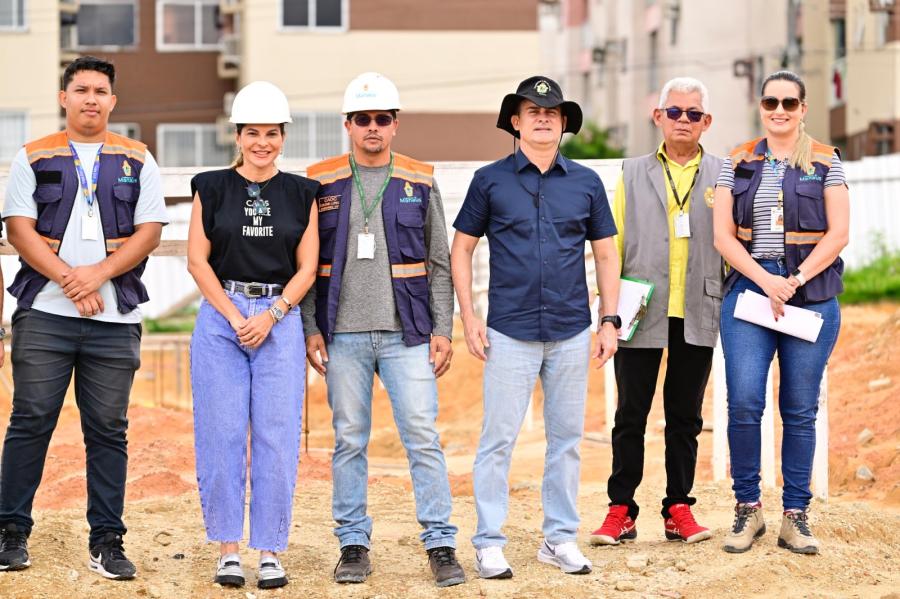 David Almeida fiscaliza obras e destaca modernização de laboratórios e novas USFs em Manaus