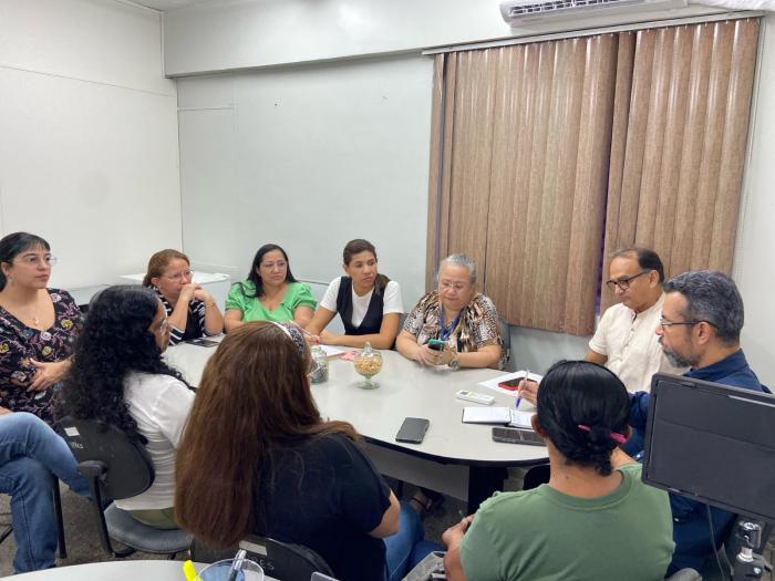 Prefeitura de Manaus elabora plano para remoção de engenhos publicitários irregulares e despoluição visual Prefeitura de Manaus elabora plano para remoção de engenhos publicitários irregulares e despoluição visual