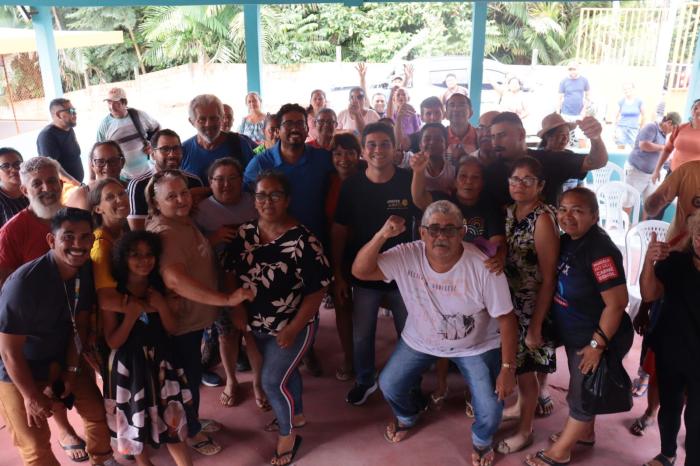 Jander Lobato debate melhorias nos ramais do Brasileirinho em reunião com moradores Jander Lobato debate melhorias nos ramais do Brasileirinho em reunião com moradores