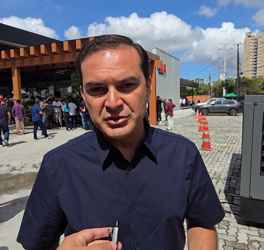Mateus Assayag anuncia programação de inaugurações incluindo quadra poliesportiva do Colégio do Carmo Mateus Assayag anuncia programação de inaugurações incluindo quadra poliesportiva do Colégio do Carmo