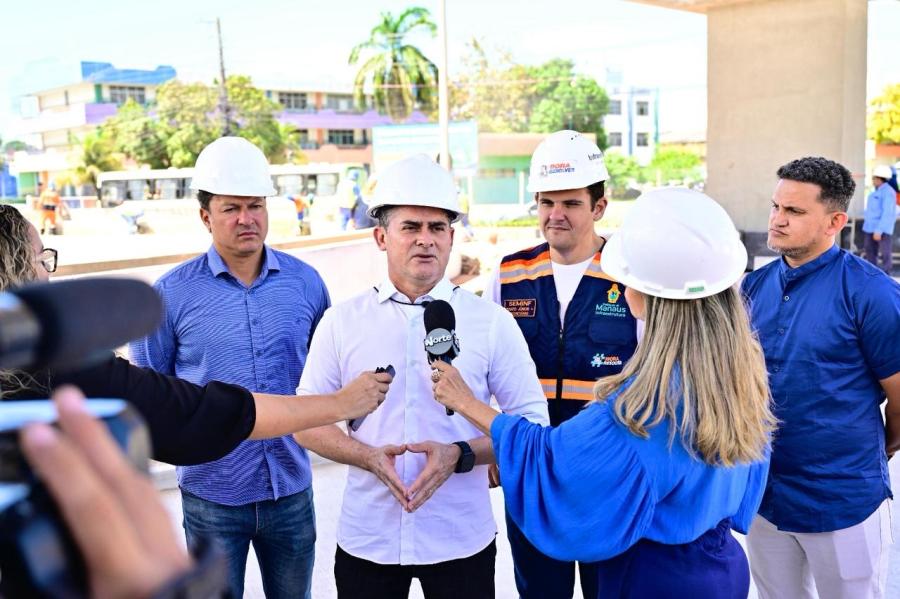 David Almeida entrega novas alças do complexo Rei Pelé e ressalta avanços na mobilidade