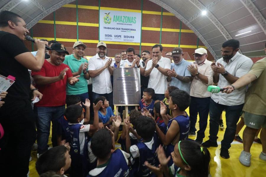 Wilson Lima entrega ginásio revitalizado e amplia programas esportivos em Parintins