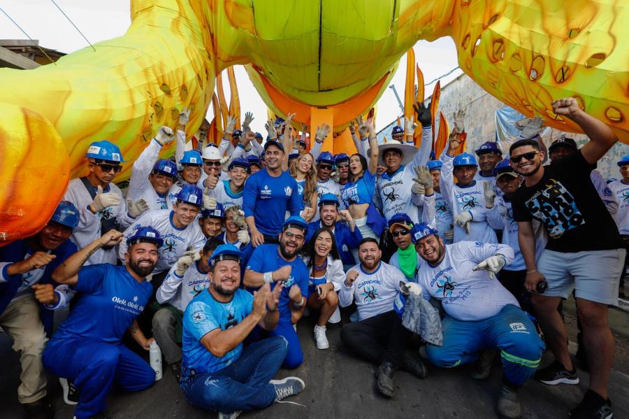 Caprichoso encerra retirada de alegorias da concentração do Bumbódromo e paga Paikicés Caprichoso encerra retirada de alegorias da concentração do Bumbódromo e paga Paikicés
