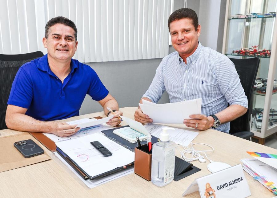 David Almeida assegura gratuidade no transporte para mais de 212 mil estudantes