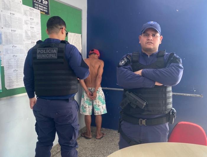 Foragido da Justiça é capturado pela Guarda Municipal na Ponta Negra Foragido da Justiça é capturado pela Guarda Municipal na Ponta Negra