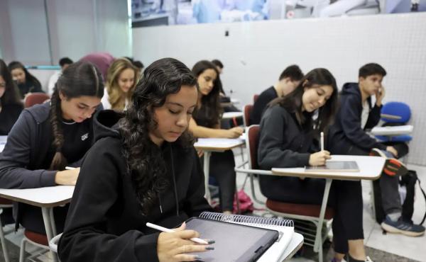 Estudantes já podem se inscrever no Fies para o segundo semestre a partir desta segunda