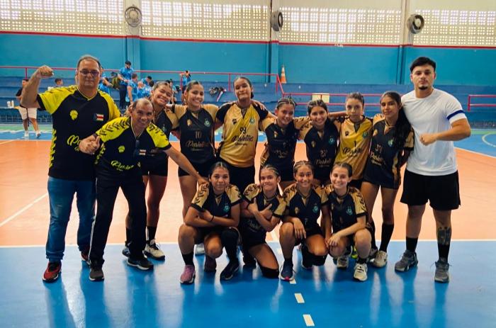 Handebol infantil feminino de Parintins vence tricampeãs e avança às semifinais dos JEAs Handebol infantil feminino de Parintins vence tricampeãs e avança às semifinais dos JEAs