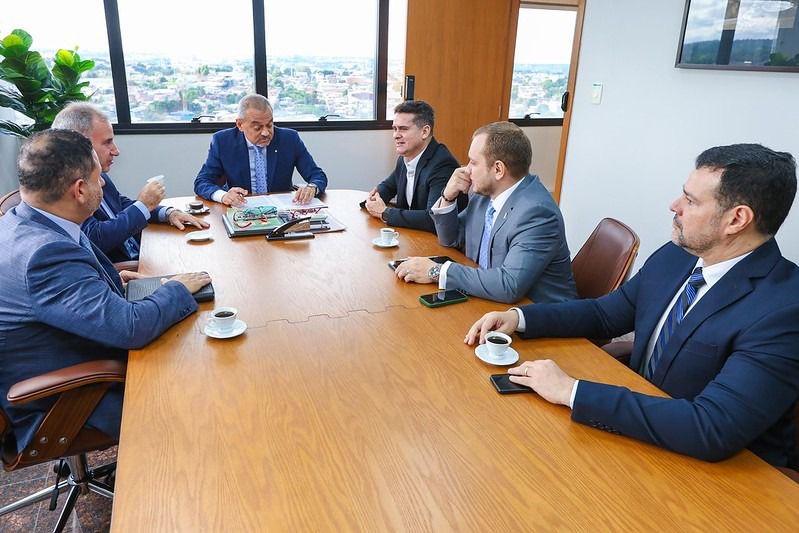 Prefeitura de Manaus e TJ-AM fecham parceria e extinguem 200 mil ações de pequenas dívidas