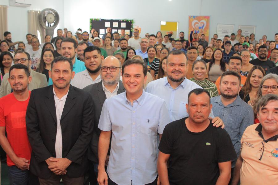 Mateus Assayag prioriza estradas do Zé Açu no PPA e busca apoio da bancada federal Mateus Assayag prioriza estradas do Zé Açu no PPA e busca apoio da bancada federal