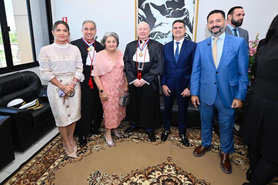 David Almeida prestigia posse de novas desembargadoras e reforça apoio à presença feminina na Justiça David Almeida prestigia posse de novas desembargadoras e reforça apoio à presença feminina na Justiça
