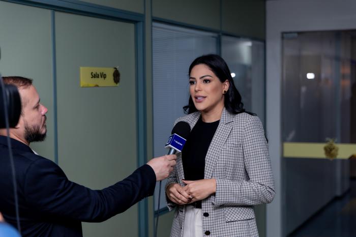 Mayra Dias destina R$ 300 mil à UEA de Maués e reforça apoio à educação Mayra Dias destina R$ 300 mil à UEA de Maués e reforça apoio à educação