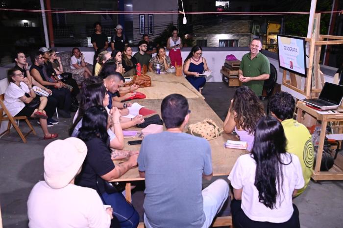 Prefeitura inicia curso de cenografia com artistas locais em Manaus Prefeitura inicia curso de cenografia com artistas locais em Manaus