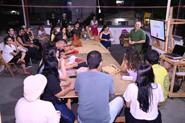 Prefeitura inicia curso de cenografia com artistas locais em Manaus
