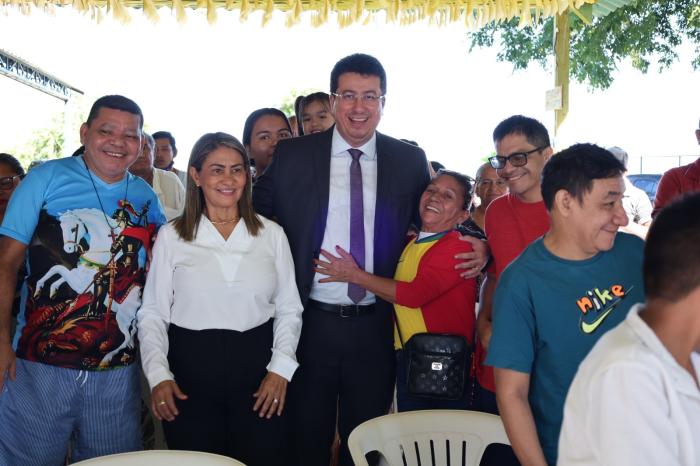 Fábio Cardoso tem indicação atendida para implantação do novo CAPS II em Parintins Fábio Cardoso tem indicação atendida para implantação do novo CAPS II em Parintins