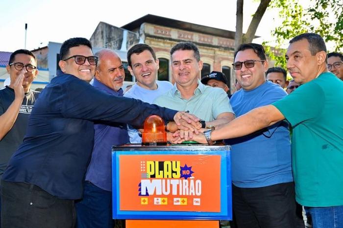 David Almeida lança ‘Mutirão no Bairro’ no Centro com foco no comércio e turismo David Almeida lança ‘Mutirão no Bairro’ no Centro com foco no comércio e turismo