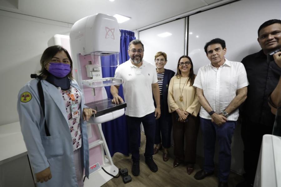 Wilson Lima inspeciona Carreta da Saúde da Mulher que realizará exames em Manacapuru