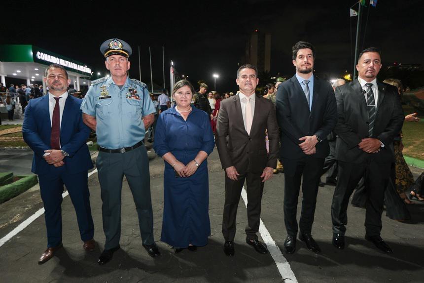 David Almeida prestigia troca de comando do CMA e reforça parceria com Forças Armadas