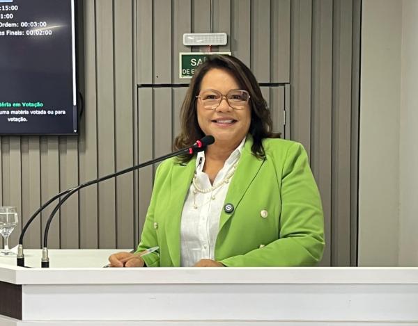 Márcia Baranda propõe distribuição de kits de sementes para comunidades rurais de Parintins
