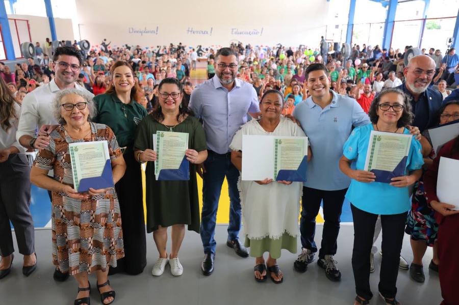 Wilson Lima entrega 600 títulos definitivos e Amazonas Meu Lar chega a mais de 20,8 mil famílias