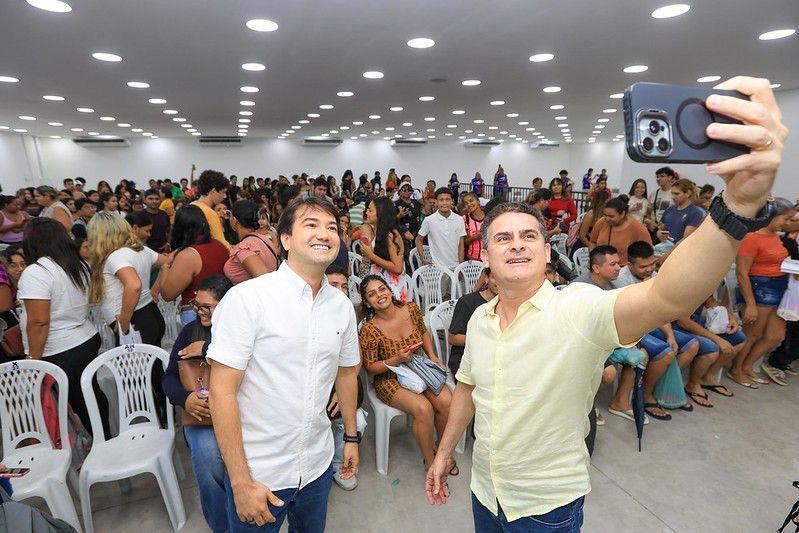 David Almeida acompanha entrega de pulseiras do #SouManaus 2025 e reforça alerta contra venda ilegal
