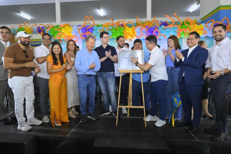 David Almeida entrega nova escola na zona rural de Manaus