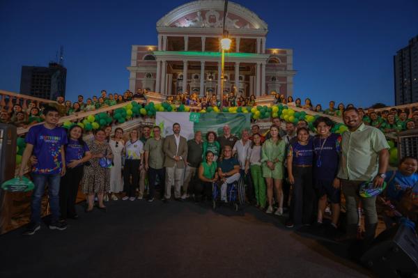 Setembro Verde: iluminação do Teatro Amazonas destaca defesa dos direitos da pessoa com deficiência
