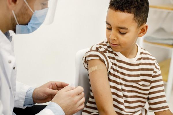 Imunização contra HPV protege a população e reduz custos para o Brasil