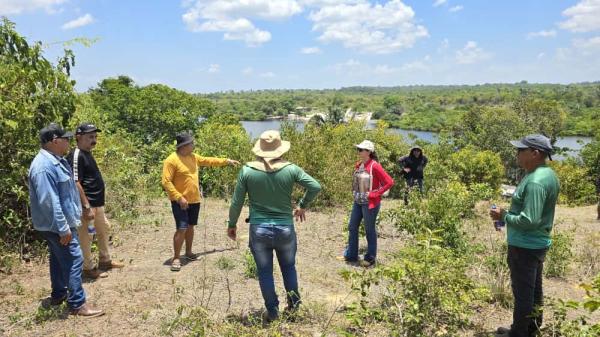Prefeitura de Parintins leva mecanização agrícola e pecuária ao Mocambo do Arari