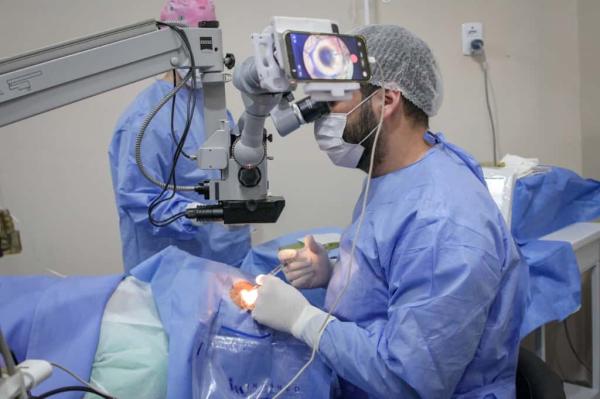 Visão renovada: mutirão de cirurgias oftalmológicas emociona pacientes em Parintins