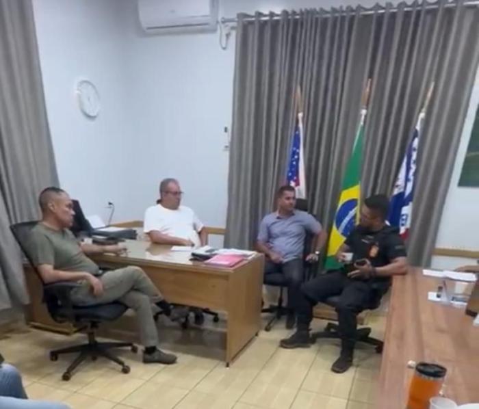 Envira recebe reforço de segurança da SSP, PM e PC após ações criminosas Envira recebe reforço de segurança da SSP, PM e PC após ações criminosas