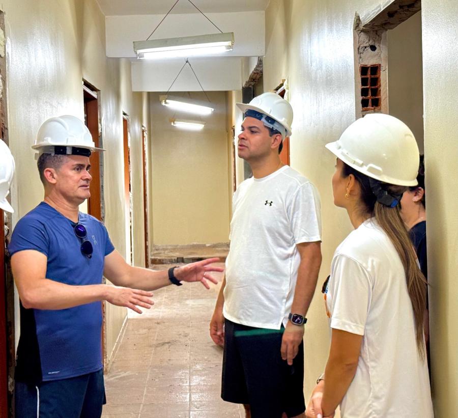 David Almeida vistoria obras do Centro Pop, Casa de Passagem e Cras do Mutirão em Manaus