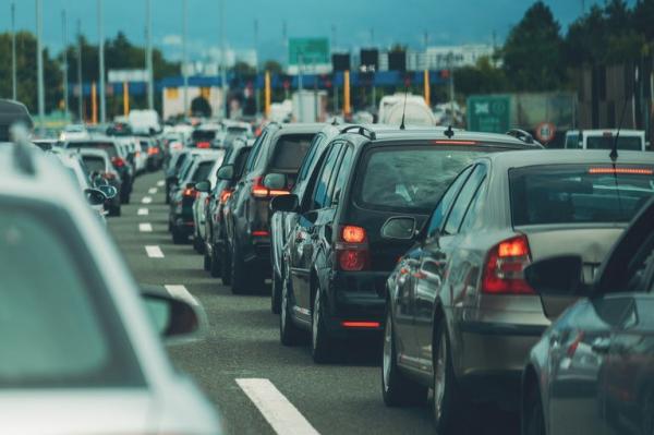 Brasileiros precisam trabalhar por até 8 meses para pagar primeira CNH