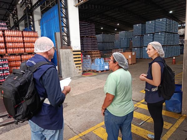 Prefeitura de Manaus intensifica fiscalização de bebidas com a operação 'Zero Metanol'