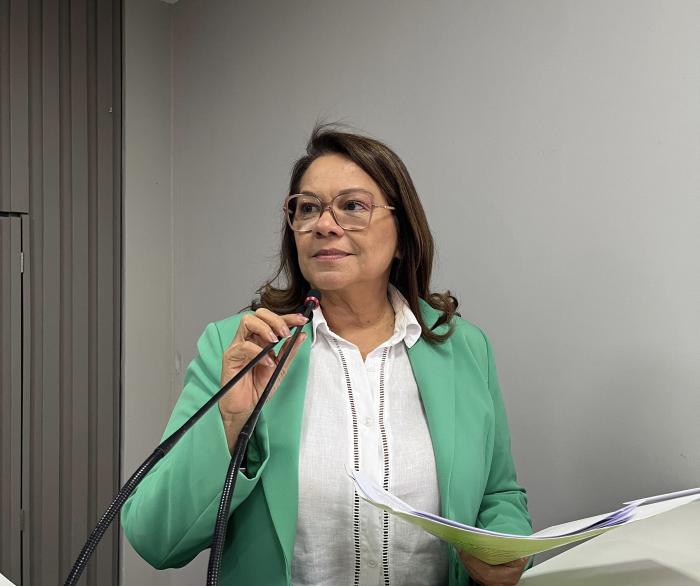 Márcia Baranda propõe contratação de proctologista para reforçar atendimento em Parintins Márcia Baranda propõe contratação de proctologista para reforçar atendimento em Parintins