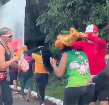 VIDEO: Corredores são atacados por abelhas em Parintins