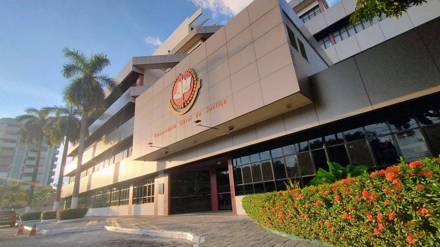 MP emite parecer favorável contra aumento de 100% nos salários de vereadores no Amazonas MP emite parecer favorável contra aumento de 100% nos salários de vereadores no Amazonas