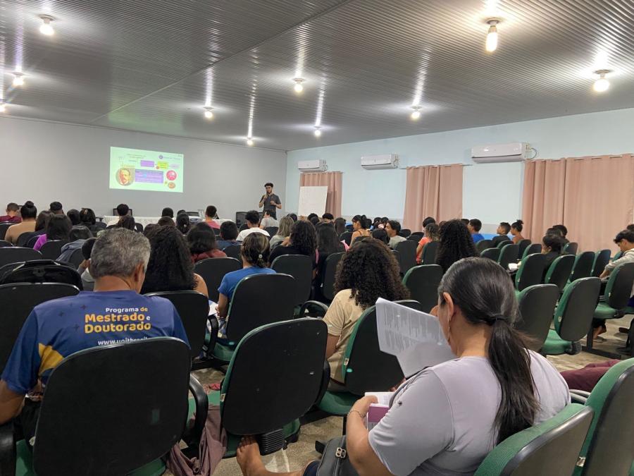 Pré-vestibular Social da Prefeitura de Parintins prepara candidatos para provas da UEA