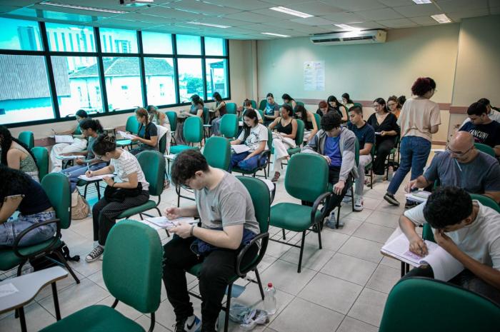 VESTIBULAR 2025: Milhares de candidatos dão início ao sonho de ingressar na UEA VESTIBULAR 2025: Milhares de candidatos dão início ao sonho de ingressar na UEA
