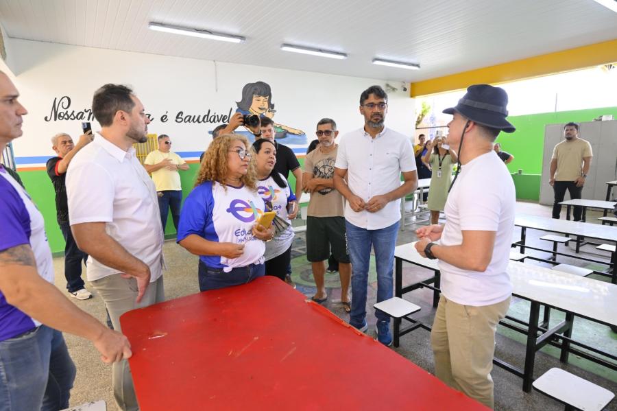David Almeida vistoria obras e anuncia entrega de novas escolas municipais em novembro