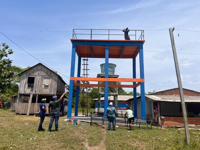 Prefeitura de Parintins avança com obras de abastecimento e garante água potável a famílias ribeirinhas Prefeitura de Parintins avança com obras de abastecimento e garante água potável a famílias ribeirinhas