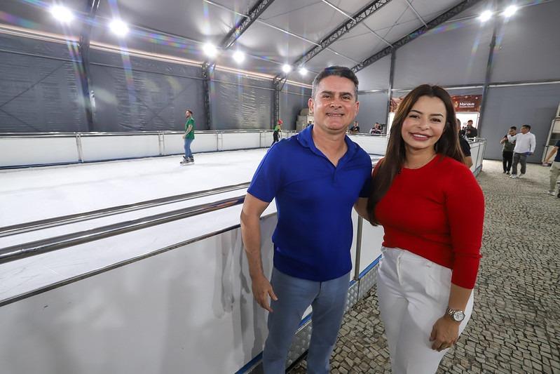 UM SONHO MÁGICO DE NATAL: David Almeida apresenta pista de patinação no gelo UM SONHO MÁGICO DE NATAL: David Almeida apresenta pista de patinação no gelo