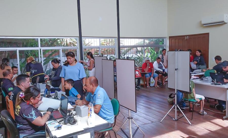 Governo do Amazonas promove ação para beneficiários e trabalhadores do Prosai Parintins