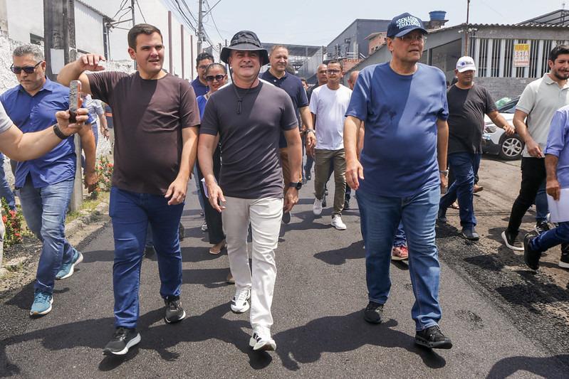 David Almeida inicia programa de asfaltamento de 141 novas ruas na Zona Norte de Manaus