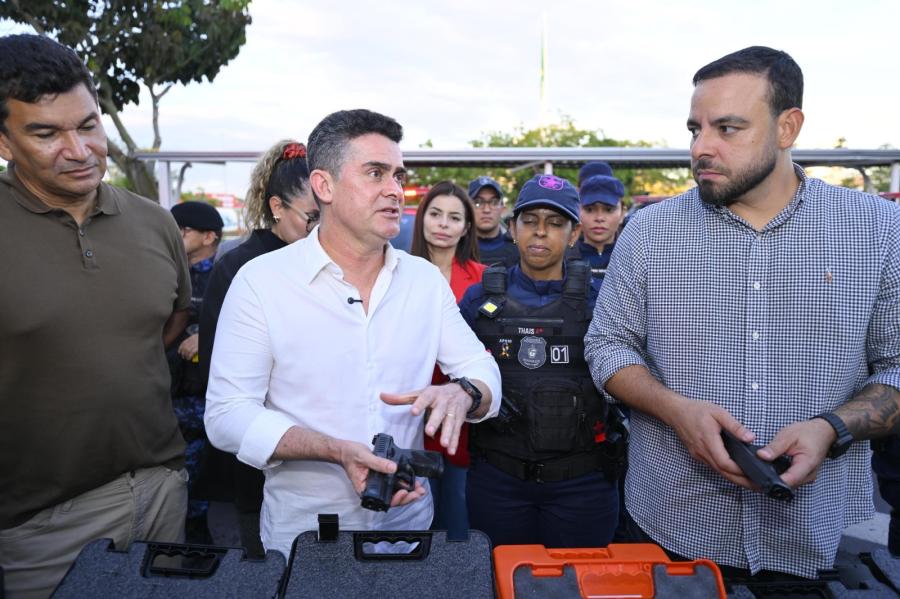 David Almeida entrega novos armamentos e coloca Manaus na liderança da segurança municipal no país