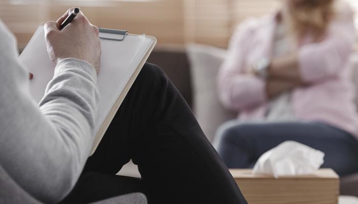 Márcia Baranda cobra reforço psicológico no CRAS da Vila Amazônia