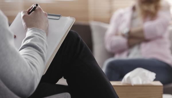 Márcia Baranda cobra reforço psicológico no CRAS da Vila Amazônia