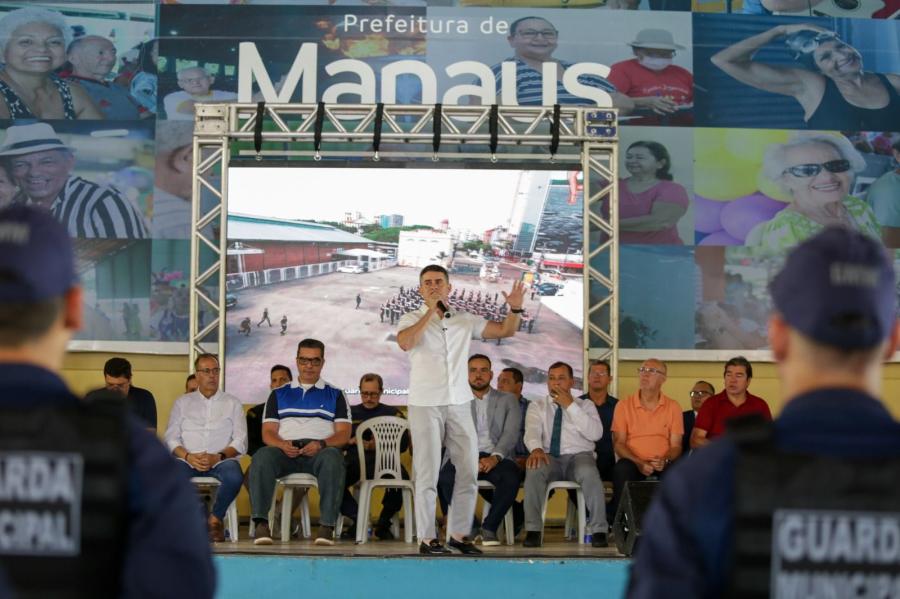 David Almeida apresenta 127 novos guardas municipais e lança Operação 'Boas Festas', fortalecendo a segurança pública